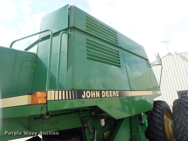 image for item DB7686 1990 John Deere 9600 combine