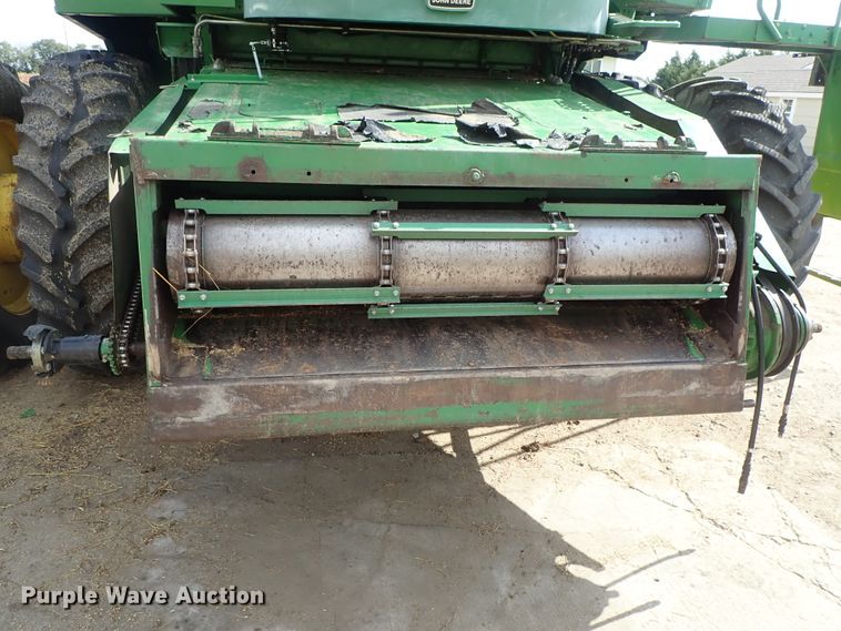 image for item DB7686 1990 John Deere 9600 combine