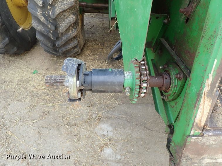 image for item DB7686 1990 John Deere 9600 combine