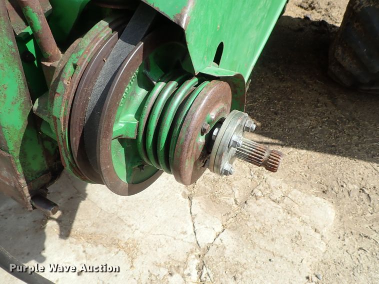 image for item DB7686 1990 John Deere 9600 combine