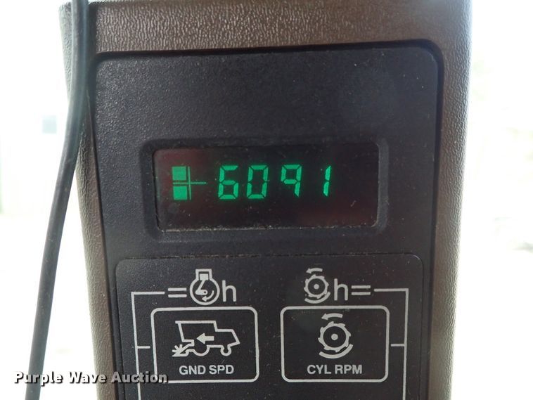 image for item DB7686 1990 John Deere 9600 combine