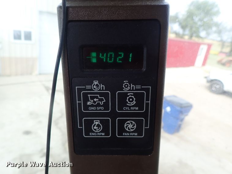 image for item DB7686 1990 John Deere 9600 combine