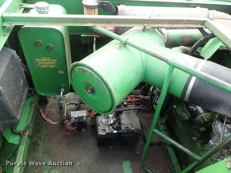 image for item DB7686 1990 John Deere 9600 combine