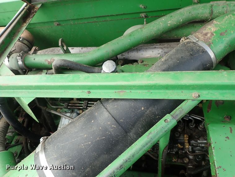 image for item DB7686 1990 John Deere 9600 combine