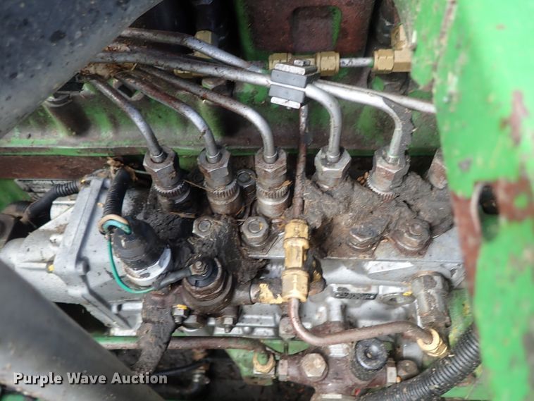 image for item DB7686 1990 John Deere 9600 combine