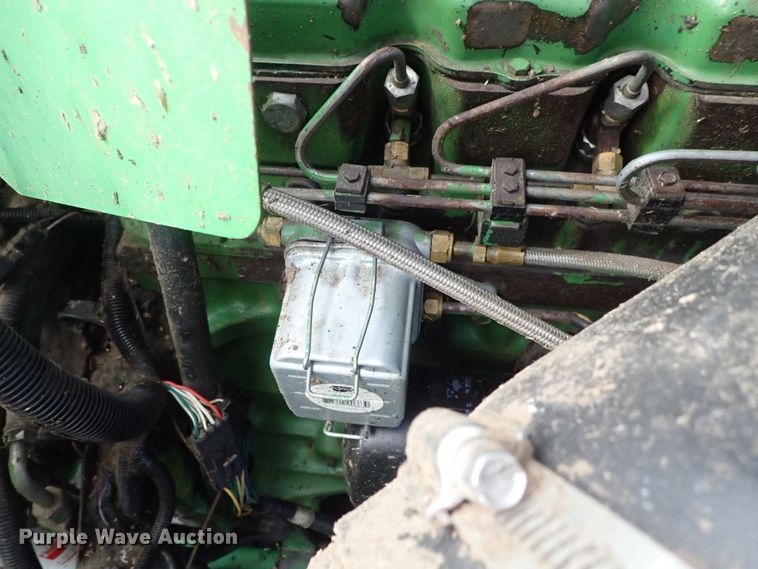 image for item DB7686 1990 John Deere 9600 combine