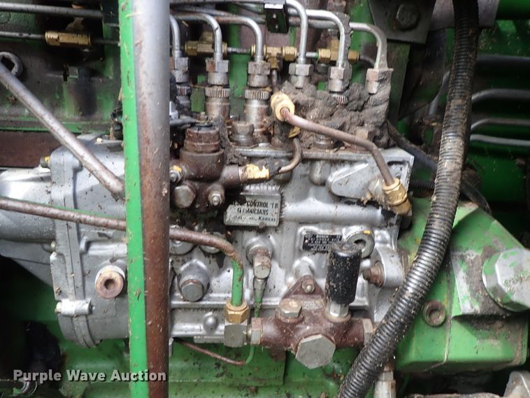 image for item DB7686 1990 John Deere 9600 combine