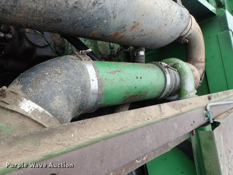 image for item DB7686 1990 John Deere 9600 combine