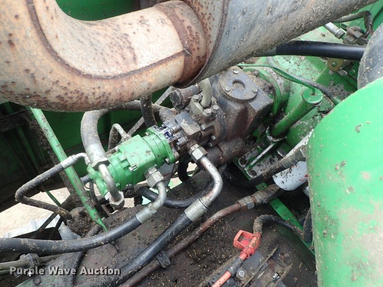 image for item DB7686 1990 John Deere 9600 combine