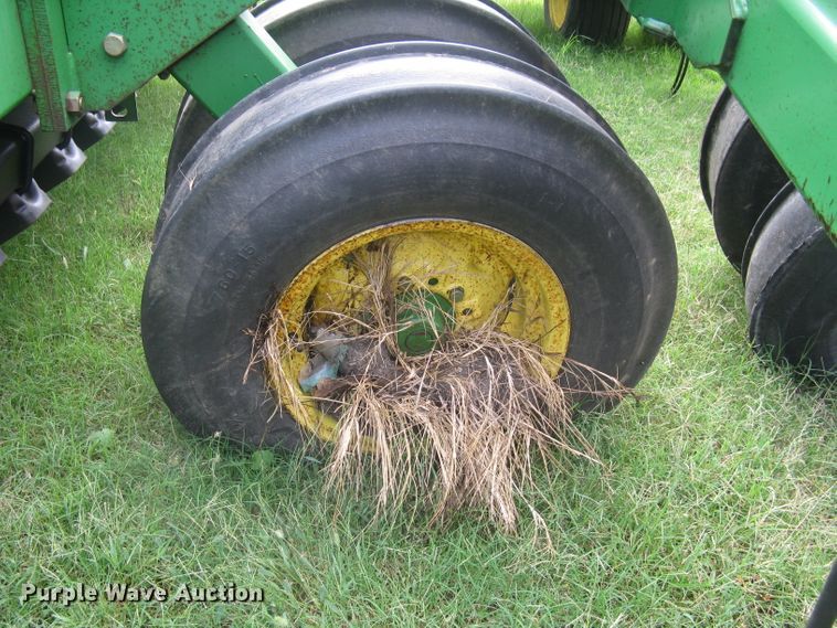 image for item DC1414 John Deere 455 grain drill