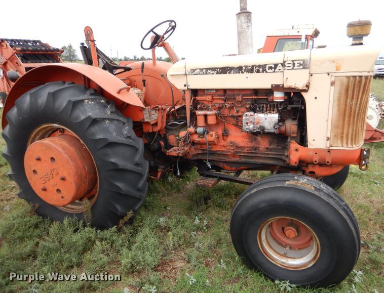 image for item DD4485 1962 Case 930 Comfort King tractor