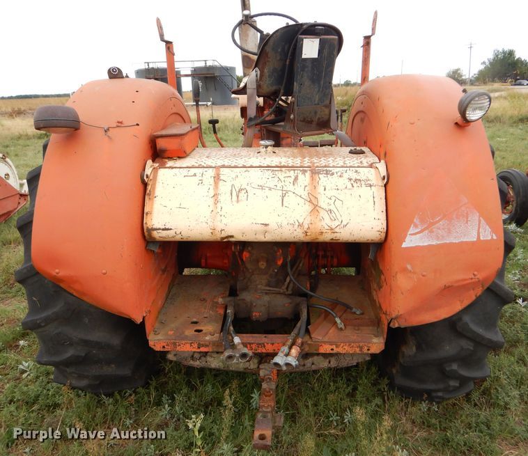 image for item DD4485 1962 Case 930 Comfort King tractor