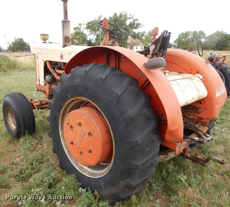 image for item DD4485 1962 Case 930 Comfort King tractor