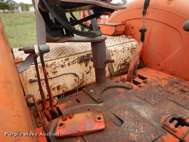 image for item DD4485 1962 Case 930 Comfort King tractor