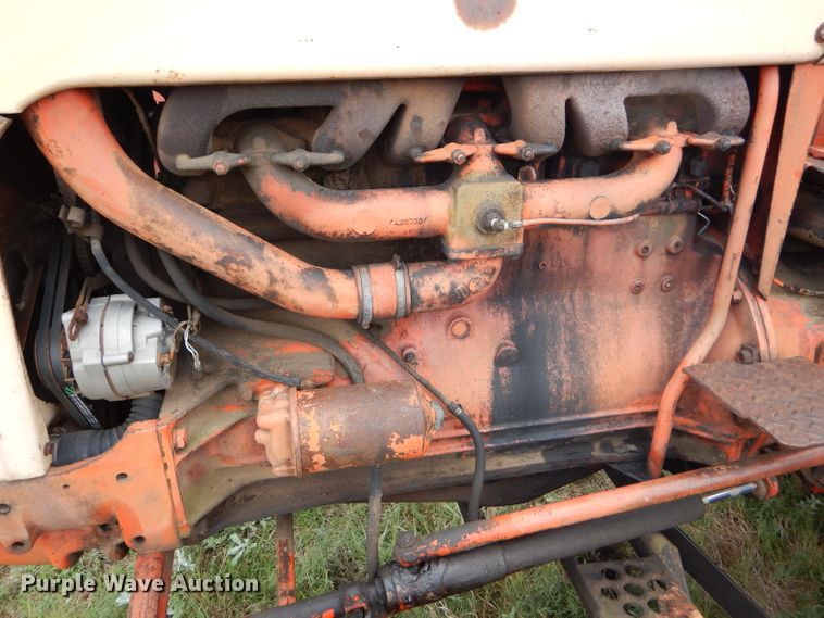 image for item DD4485 1962 Case 930 Comfort King tractor