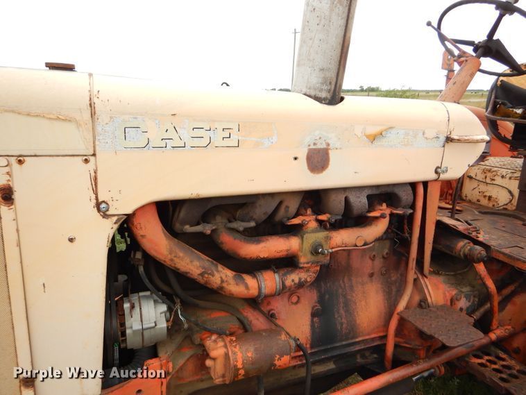 image for item DD4485 1962 Case 930 Comfort King tractor