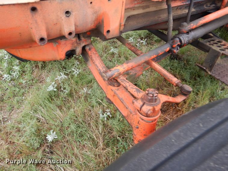 image for item DD4485 1962 Case 930 Comfort King tractor