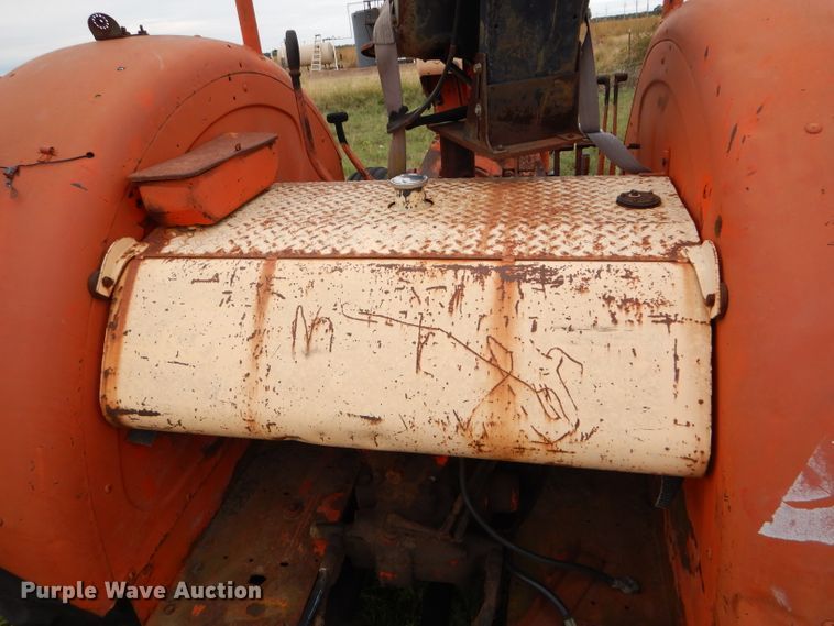 image for item DD4485 1962 Case 930 Comfort King tractor