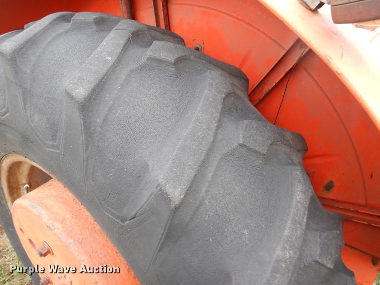 image for item DD4485 1962 Case 930 Comfort King tractor