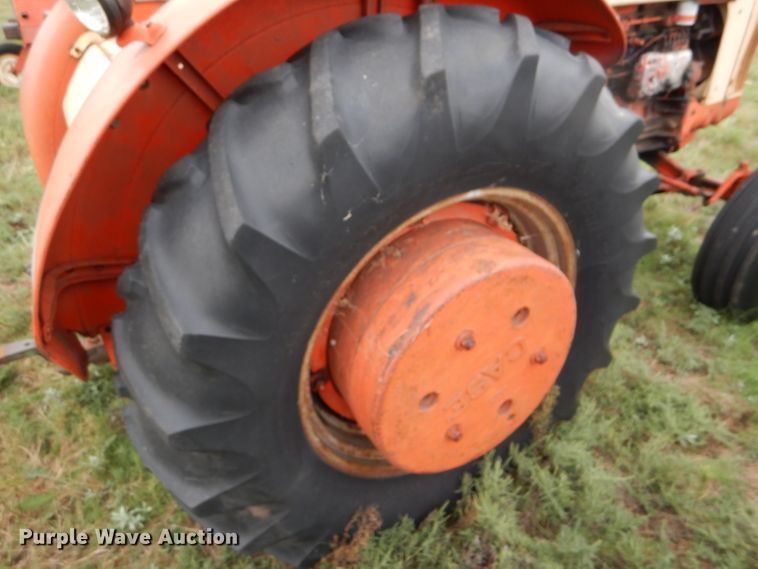 image for item DD4485 1962 Case 930 Comfort King tractor