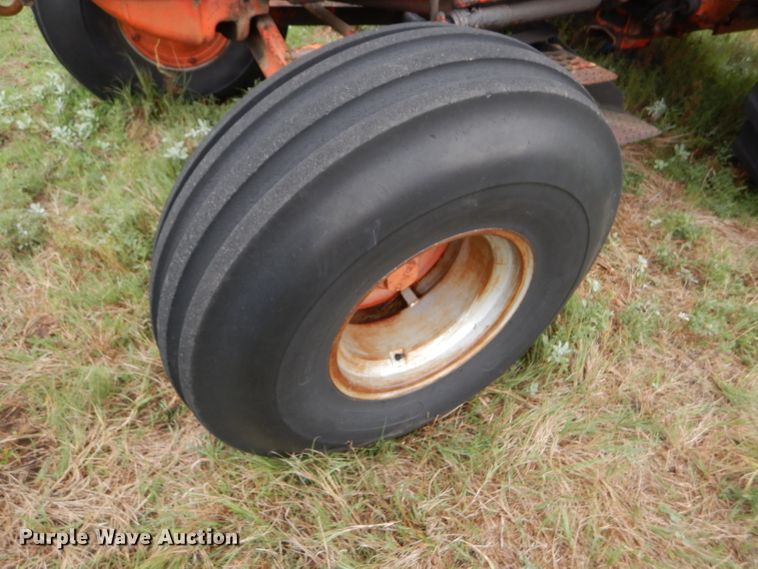 image for item DD4485 1962 Case 930 Comfort King tractor