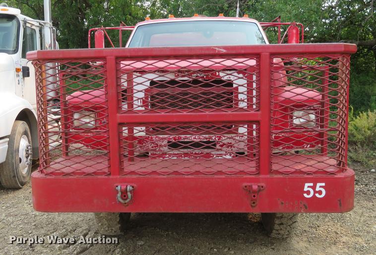 image for item DD7053 1983 Ford F700 brush fire truck