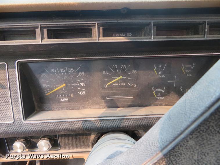 image for item DD7053 1983 Ford F700 brush fire truck