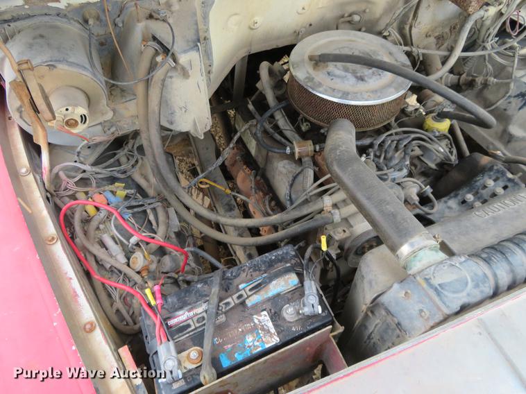 image for item DD7053 1983 Ford F700 brush fire truck