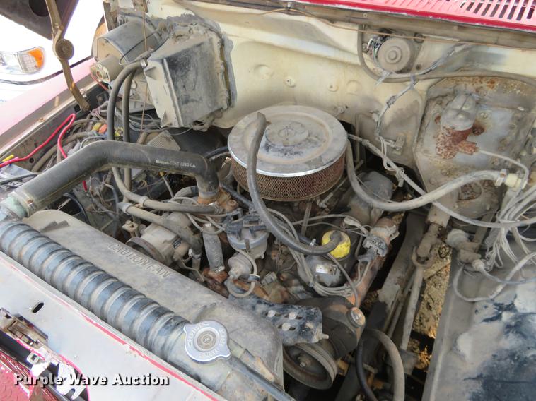 image for item DD7053 1983 Ford F700 brush fire truck