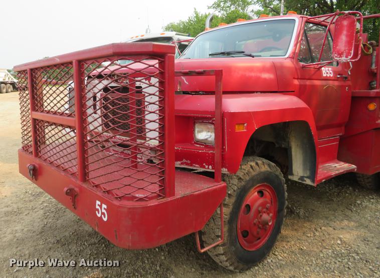 image for item DD7053 1983 Ford F700 brush fire truck