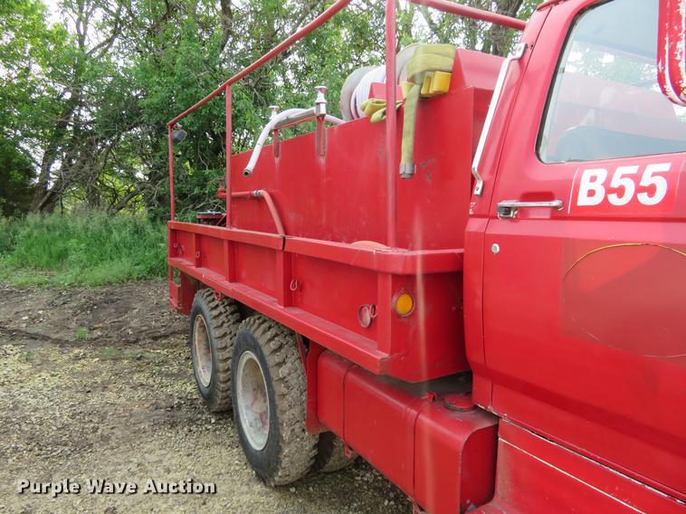 image for item DD7053 1983 Ford F700 brush fire truck