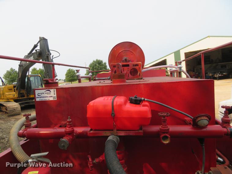 image for item DD7053 1983 Ford F700 brush fire truck