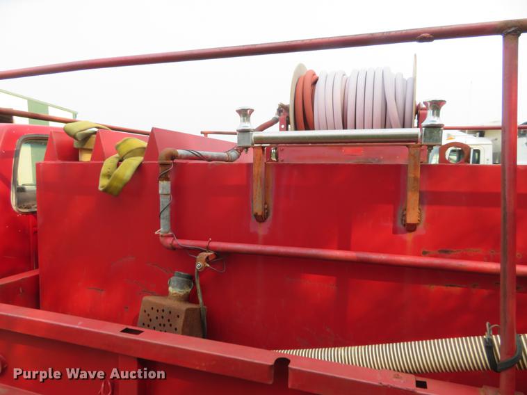 image for item DD7053 1983 Ford F700 brush fire truck