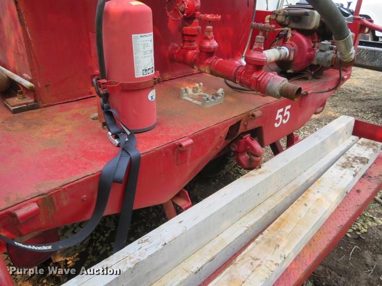 image for item DD7053 1983 Ford F700 brush fire truck