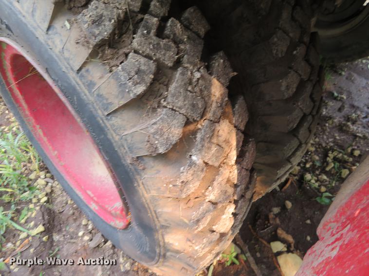 image for item DD7053 1983 Ford F700 brush fire truck