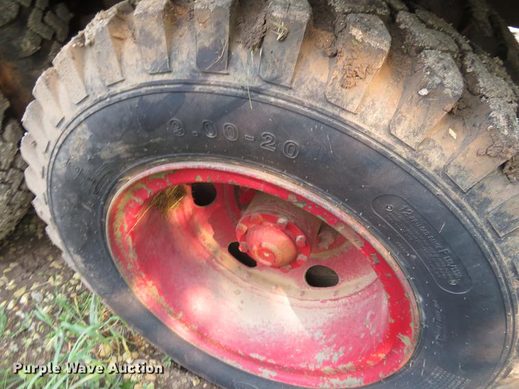 image for item DD7053 1983 Ford F700 brush fire truck