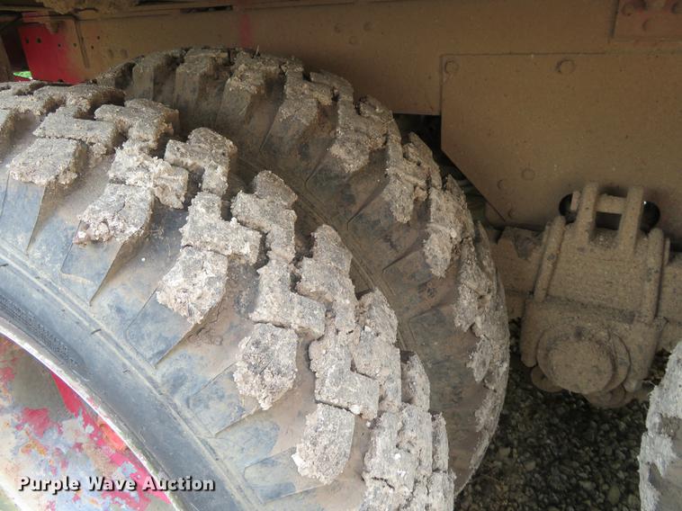 image for item DD7053 1983 Ford F700 brush fire truck