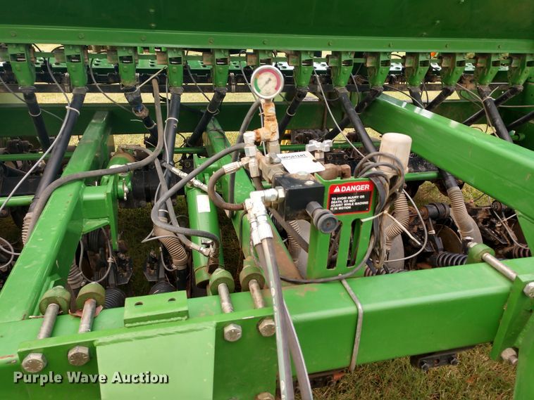 image for item DD7111 John Deere 1560 no-till grain drill