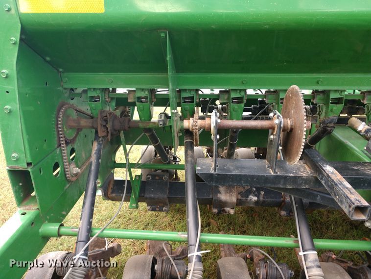 image for item DD7111 John Deere 1560 no-till grain drill