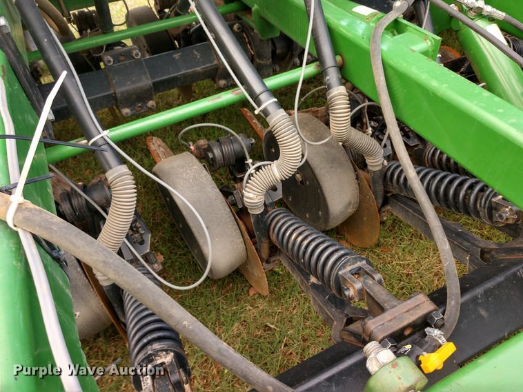 image for item DD7111 John Deere 1560 no-till grain drill