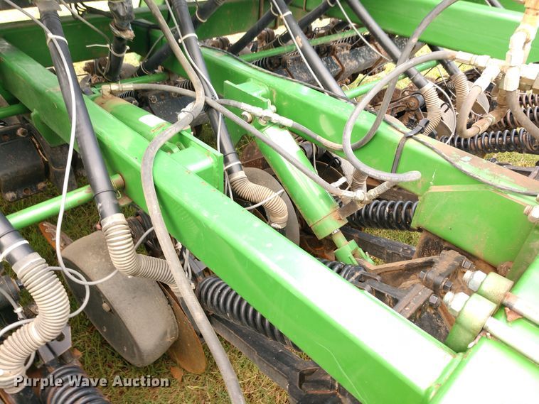 image for item DD7111 John Deere 1560 no-till grain drill