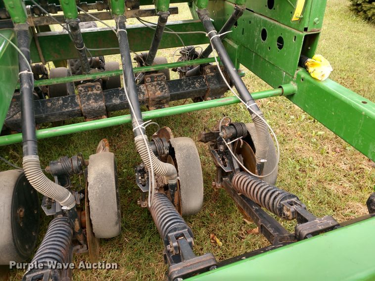 image for item DD7111 John Deere 1560 no-till grain drill