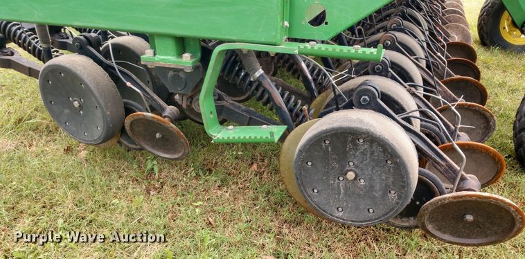 image for item DD7111 John Deere 1560 no-till grain drill