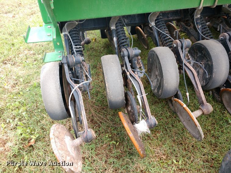 image for item DD7111 John Deere 1560 no-till grain drill