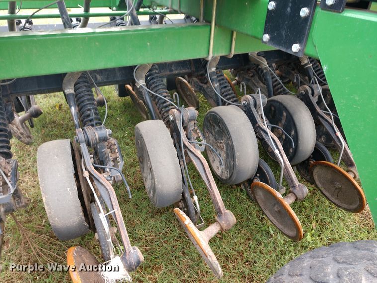 image for item DD7111 John Deere 1560 no-till grain drill