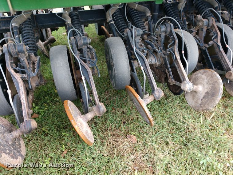 image for item DD7111 John Deere 1560 no-till grain drill