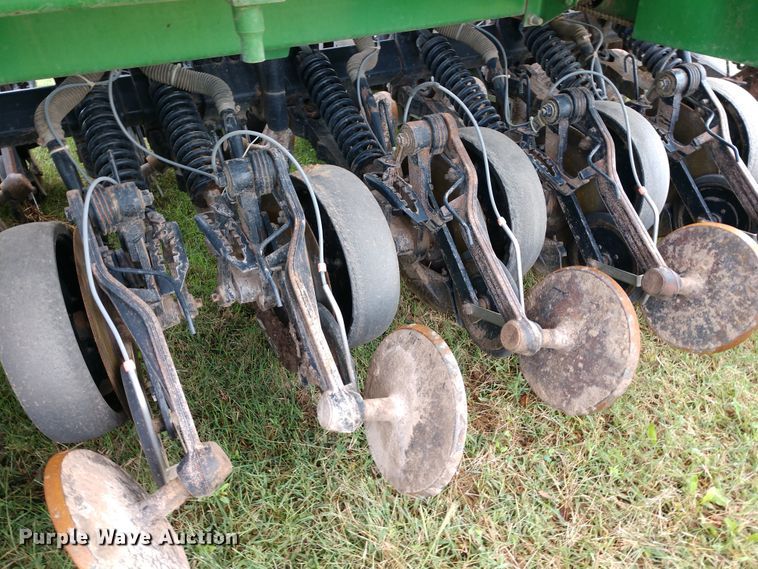 image for item DD7111 John Deere 1560 no-till grain drill