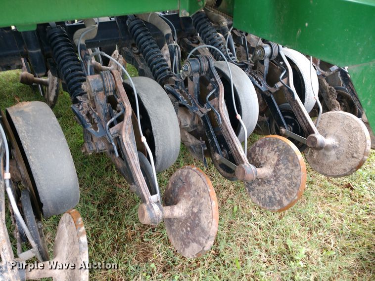 image for item DD7111 John Deere 1560 no-till grain drill
