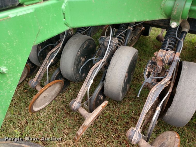 image for item DD7111 John Deere 1560 no-till grain drill