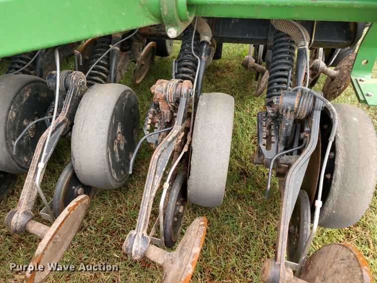 image for item DD7111 John Deere 1560 no-till grain drill